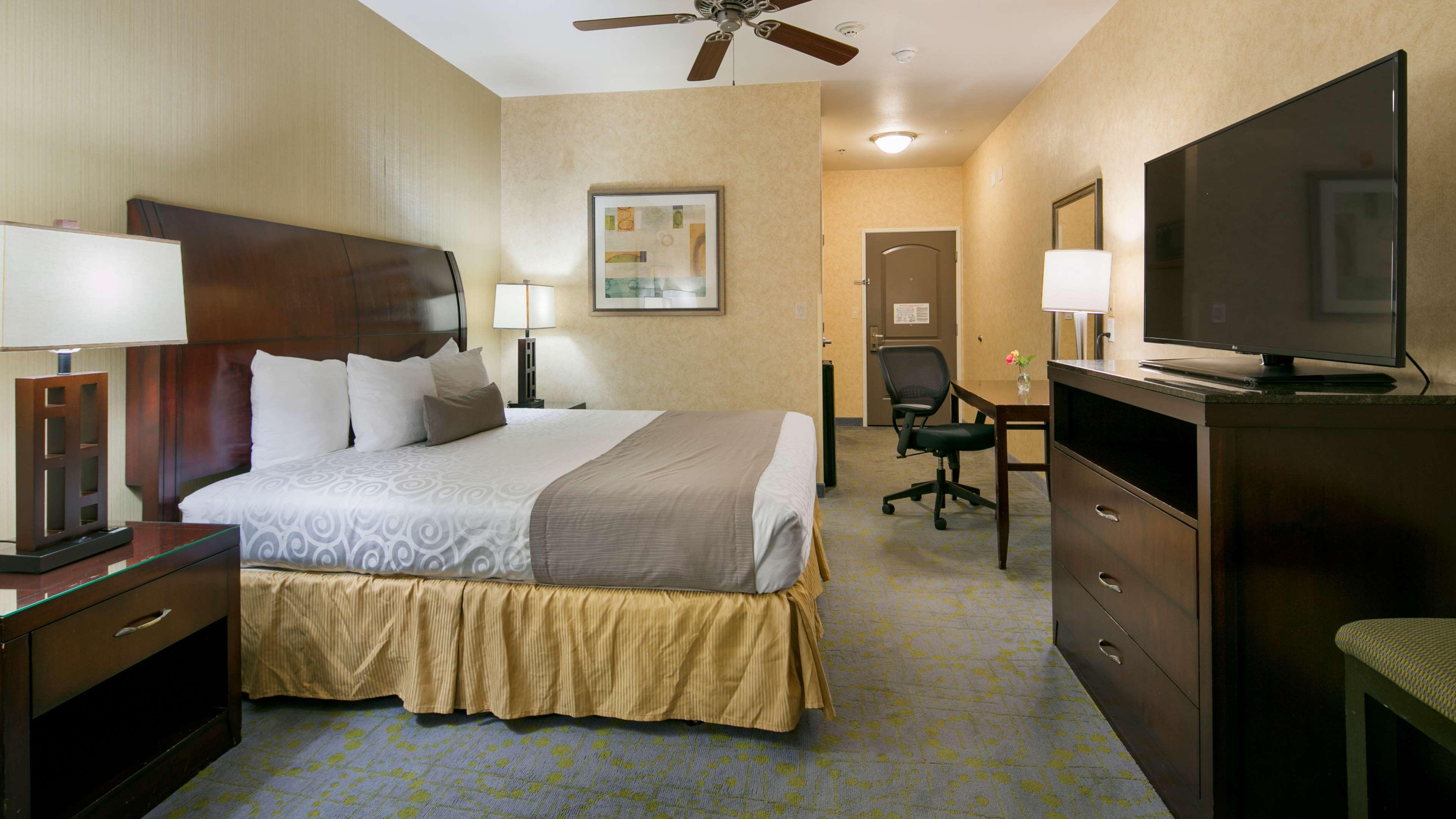 Best Western Plus Wasco Inn & Suites Eksteriør bilde